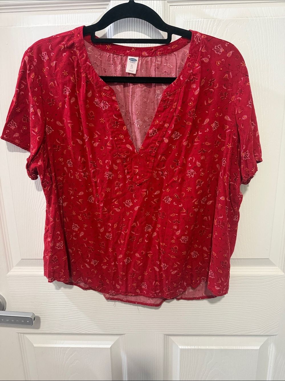 Old Navy Red Floral Split V-Neck Blouse